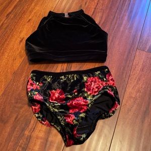 Girls Detail Dance Velvet Costume / Out fit